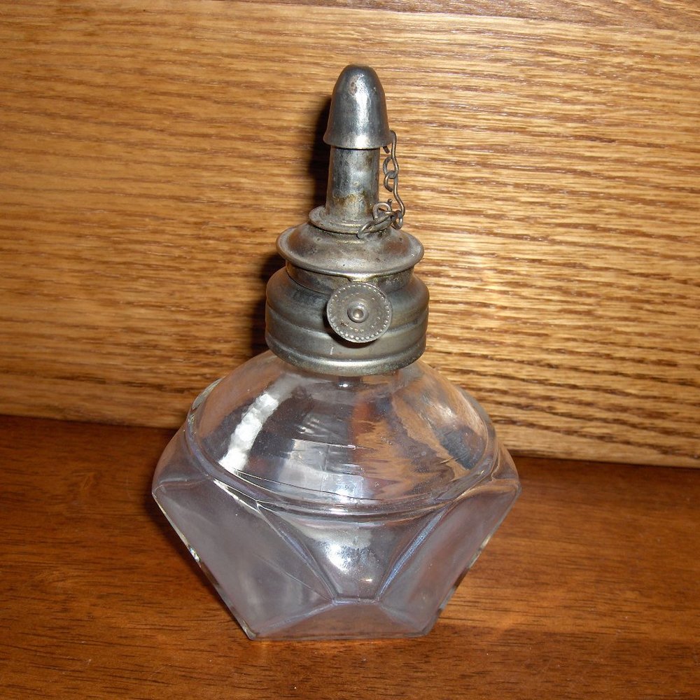 Whale oil lamp with snuffer, Vintage HR